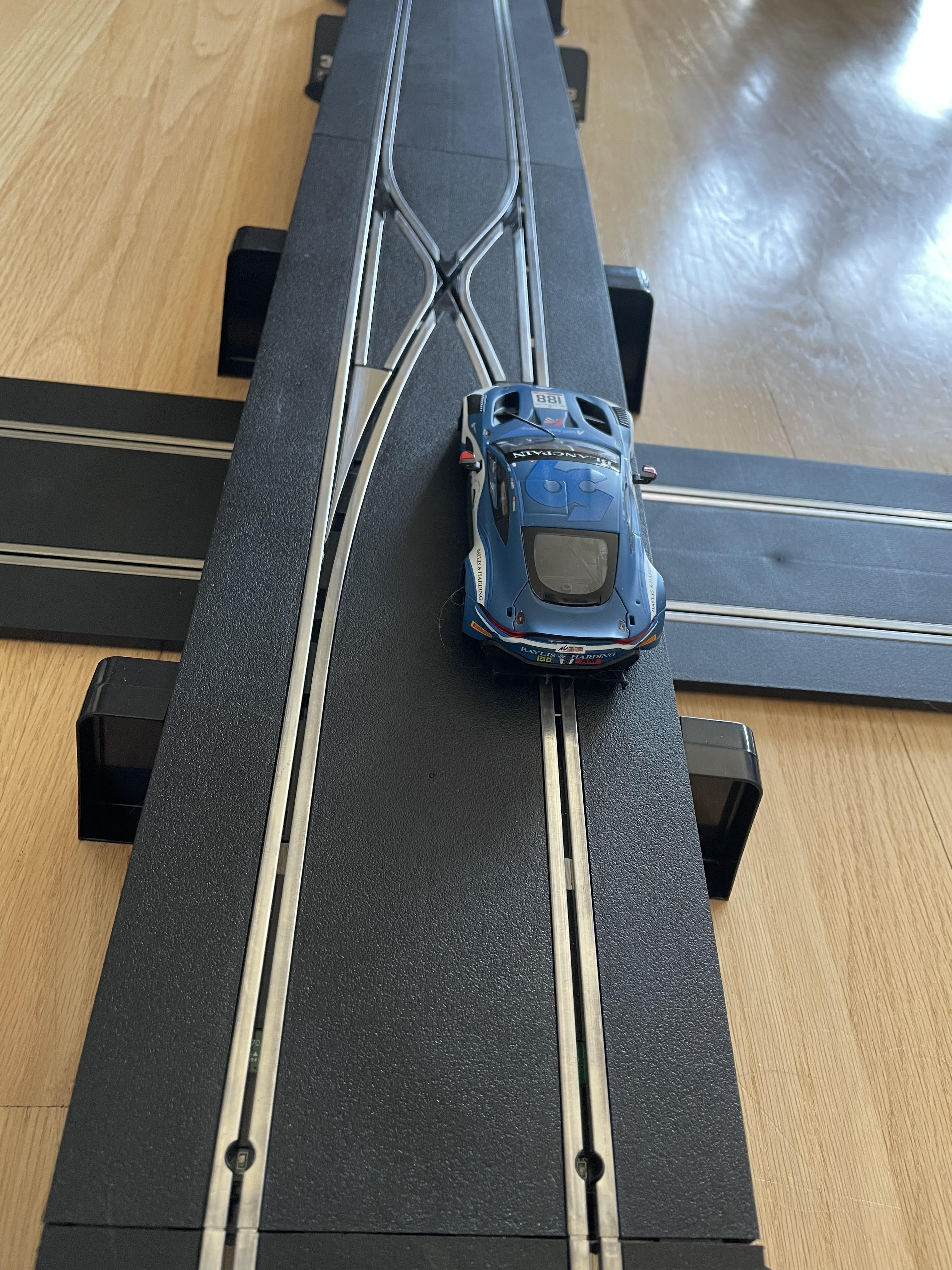 Admit It, This Massive 1:32 Scale F1 Slot Car Race Track Is What You Want  For Christmas